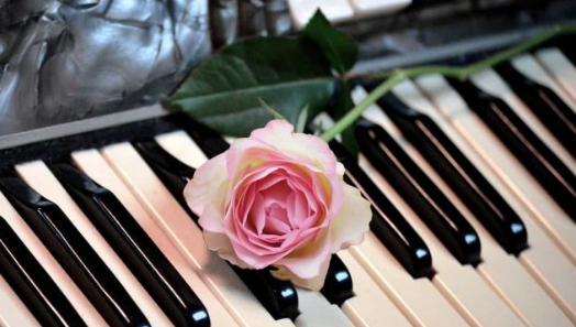 musikinstrument piano sjunga i kör gitarr musikskola stockholm lära sig instrument sverige